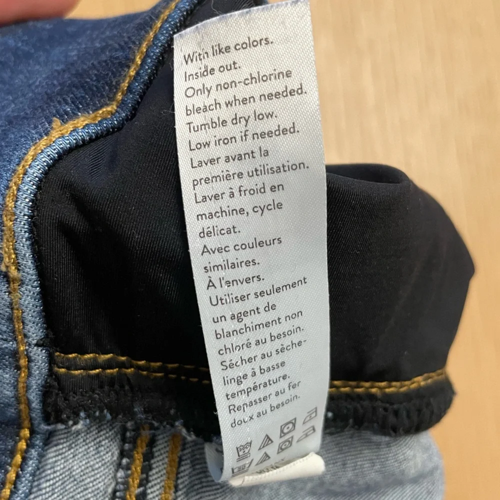 SPANX BLUE PULL ON DENIM JEGGINGS SIZE MEDIUM